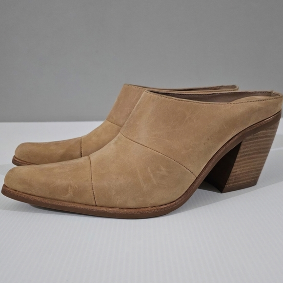 NEW Jeffrey Campbell Hold Em Mule Womens 7 Tan Leather Block Heel Pointed Toe - Picture 1 of 12